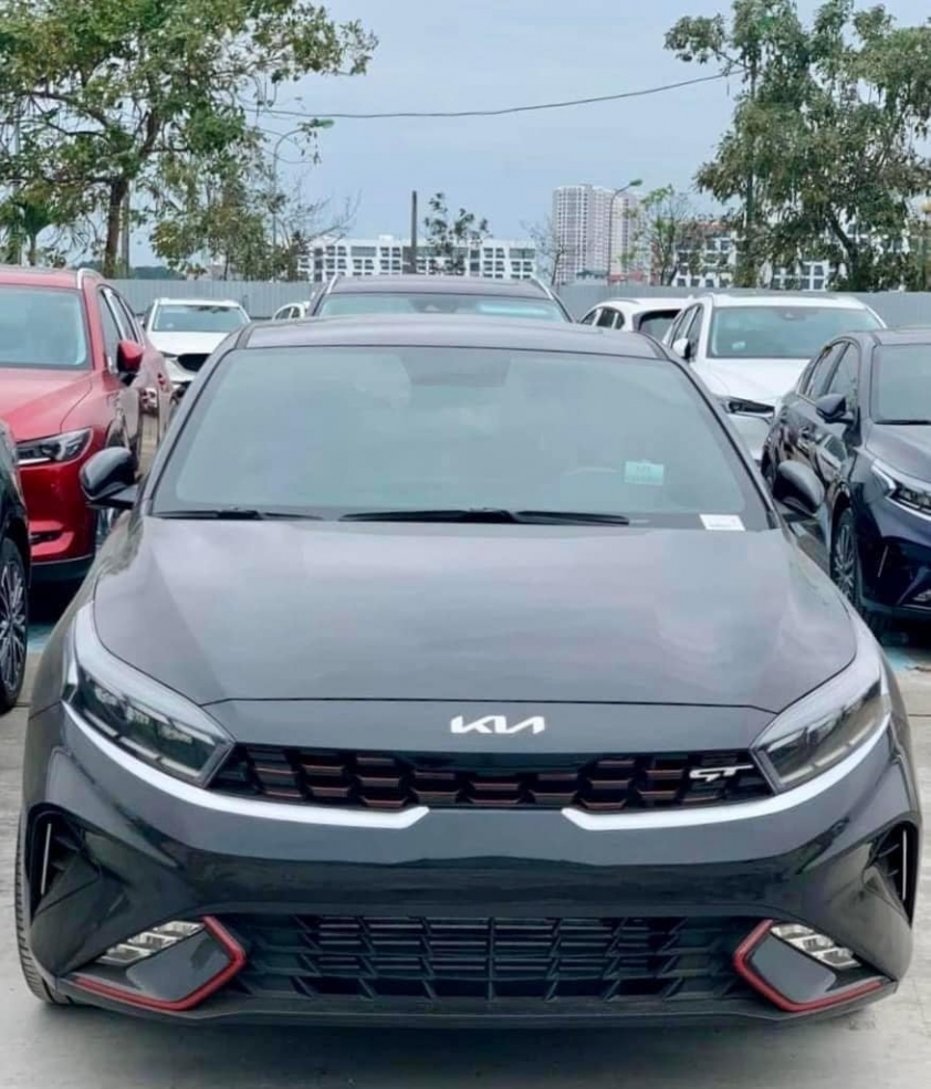 kia-k3-gt-2022-ve-dai-ly-gia-759-trieu-dong-anh2-bbd6