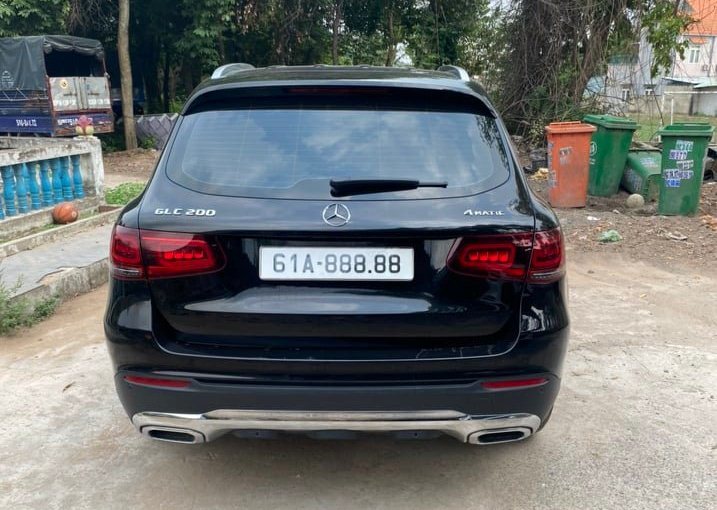 mercedes-glc-200-bien-ngu-8-chay-luot-rao-gia-7-8-ty-gay-sot-1