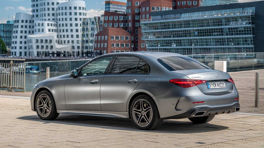 mercedes-benz-c300-amg-2022-ve-viet-nam-4-16306937183531484181387