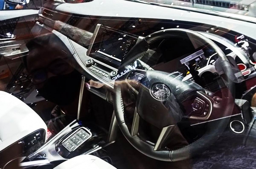 Bất ngờ xuất hiện phiên bản thuần điện Toyota Innova 123375