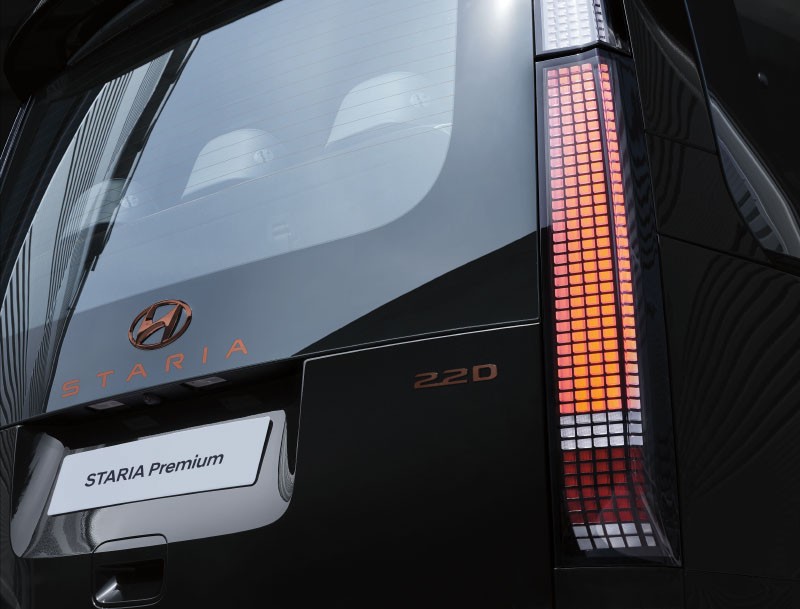 hyundai-staria-premium-2022-2-2450