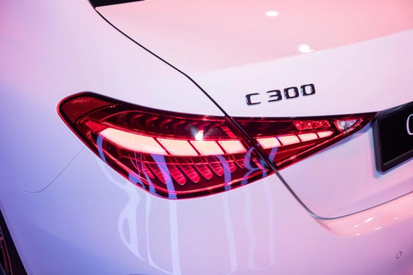 Mercedes-Benz C-Class 2022 ra mắt Việt Nam, giá xe tăng mạnh từ 1,669 tỷ đồng 131428