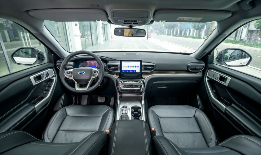 Ford Explorer 2022 bị bán kèm 'lạc' đến 300 triệu đồng, nhưng cũng sắp rơi vào diện 'hàng hiếm' 131962