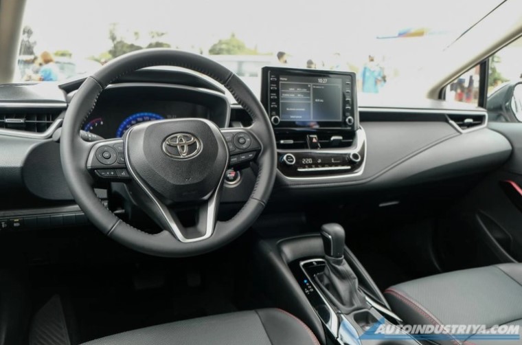 Lộ diện Toyota Corolla Altis 2022 phiên bản thể thao, có thể về Việt Nam trong năm nay 131911