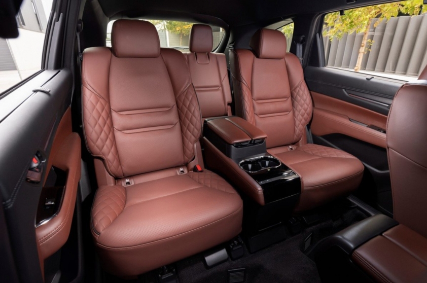 Mazda CX-8 2022 'rục rịch' về Việt Nam, đặc biệt có thêm phiên bản 6 chỗ ngồi kiểu 'thương gia' 134152
