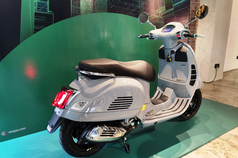 vespa-ra-mat-xe-ga-moi-gia-gan-190-trieu-canh-tranh-voi-honda-sh-300i-379-5421412