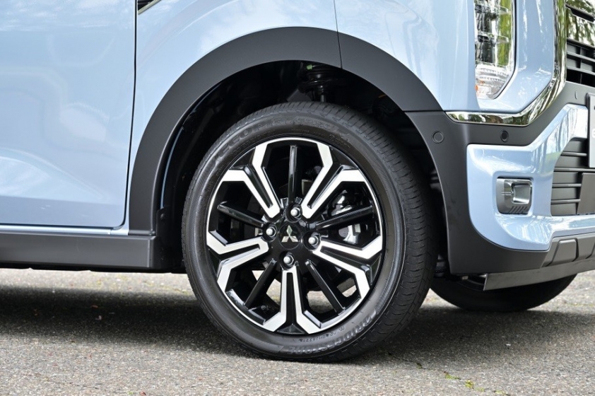 Mitsubishi Xpander phiên bản xe điện thu nhỏ 'ngộ nghĩnh', giá quy đổi chỉ từ 334 triệu đồng 140150