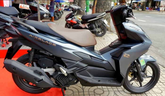 Không chỉ Air Blade, giá xe Honda Vision cũng bị đẩy 'lên trời', cao nhất 53 triệu đồng 144425