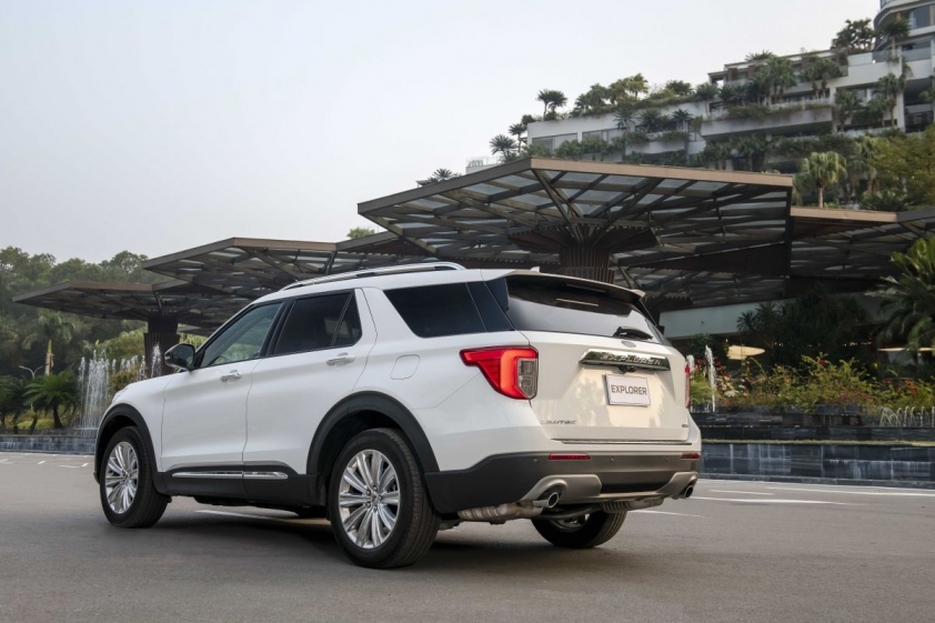 18_ford_explorer_ngoai_that-compressed