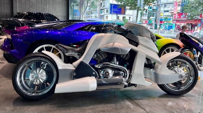 Ca sĩ Tuấn Hưng bán 'siêu mô tô' V-Rex Travertson trị giá 2 tỷ sau 5 tháng sử dụng 146870