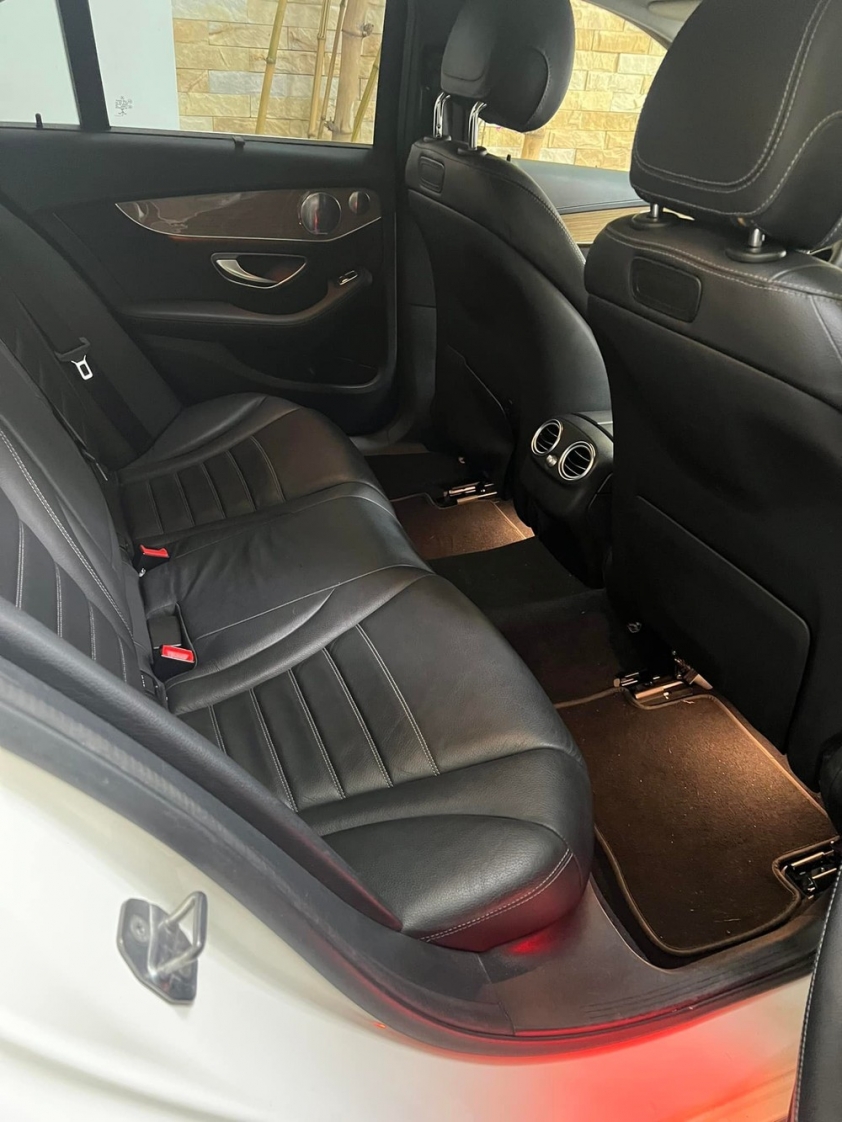 Trường Giang 'chia tay' Mercedes-Benz C250 Exclusive sau 5 năm sử dụng 148610