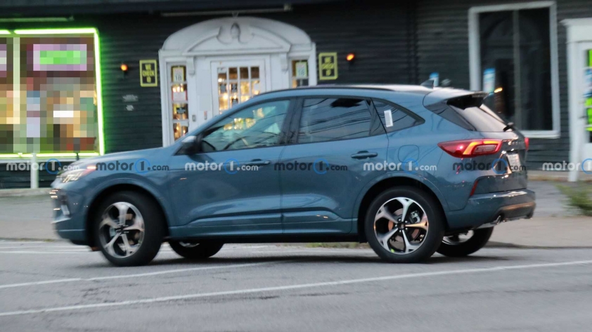 new-2023-ford-escape-spy-shots-2