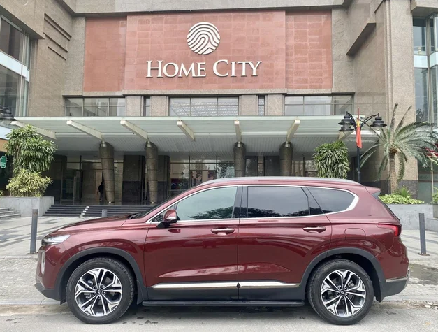 Hyundai Santa Fe dính biển '49', nhưng vẫn được chào bán với giá 1,5 tỷ đồng 150884