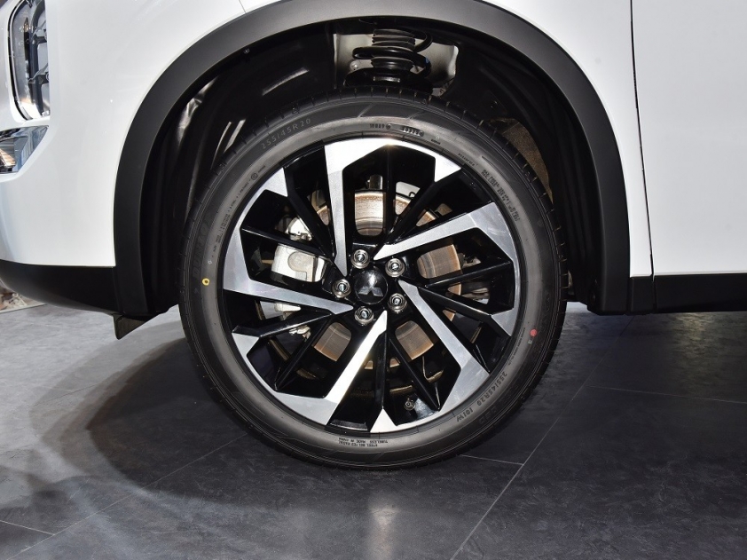 Mitsubishi Outlander 2022 ra mắt tại nước 'láng giềng' với động cơ tăng áp, sắp đến lượt Việt Nam 152778