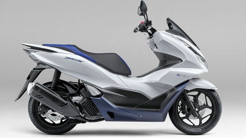 honda-pcx-ehev5-334