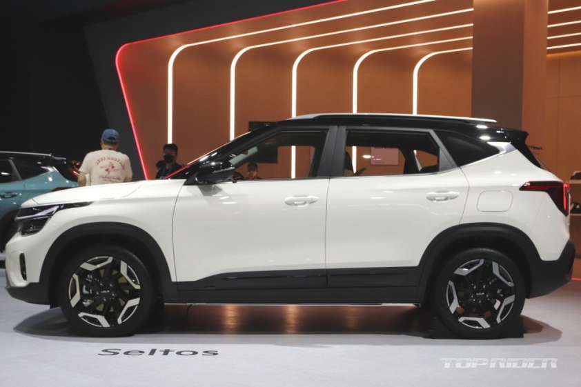 kia-seltos-2023-10-3977