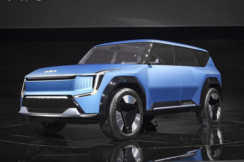 kia-ev9-10-8200