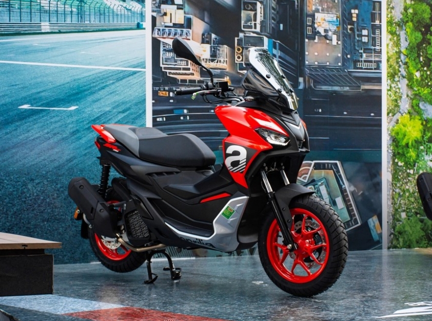 Xe tay ga Ý Aprilia SR GT200 ra mắt Việt Nam, giá chưa tới 100 triệu đồng, đấu Honda ADV 160 162469