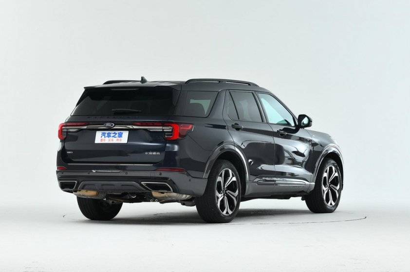 ford-explorer-2023-8-0352