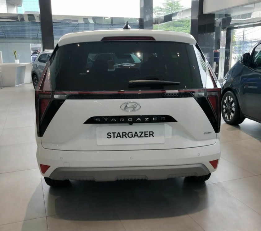 Cận cảnh Hyundai Stargazer 'bằng da bằng thịt' - Đối thủ 'khó nhằn' của Mitsubishi Xpander 165477
