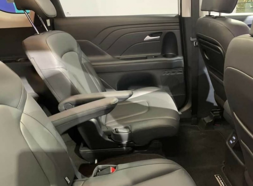 Cận cảnh Hyundai Stargazer 'bằng da bằng thịt' - Đối thủ 'khó nhằn' của Mitsubishi Xpander 165481