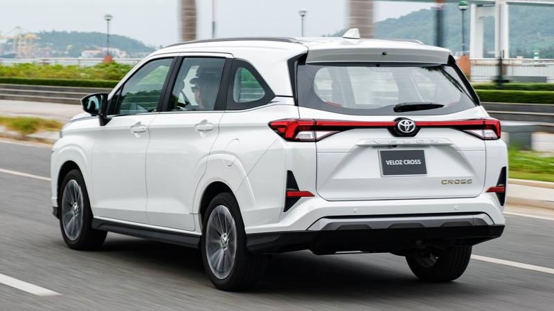 Toyota Veloz Cross tăng giá bán, nhiều khách hàng điêu đứng: 'Không mua thì mất cọc' 166475