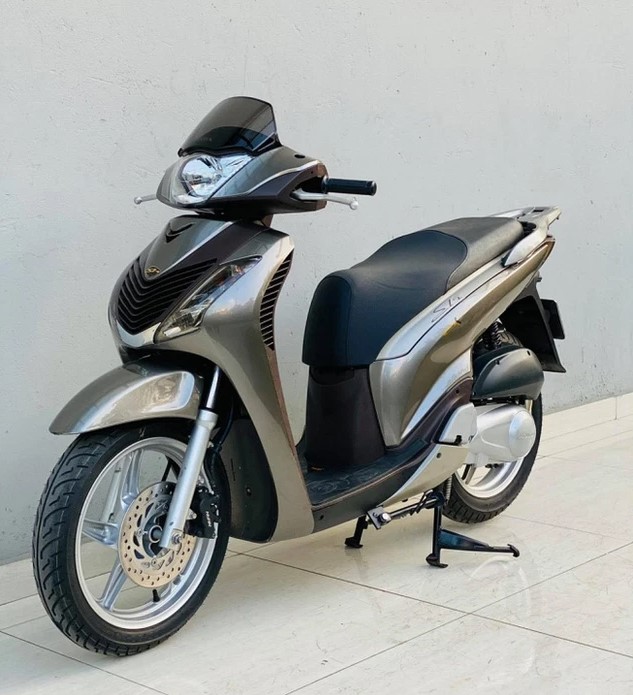 Honda SH 2022 bị 'ngó lơ', khách Việt 'quay xe' sang SH 150i nhập Ý đời cũ bằng giá 168805