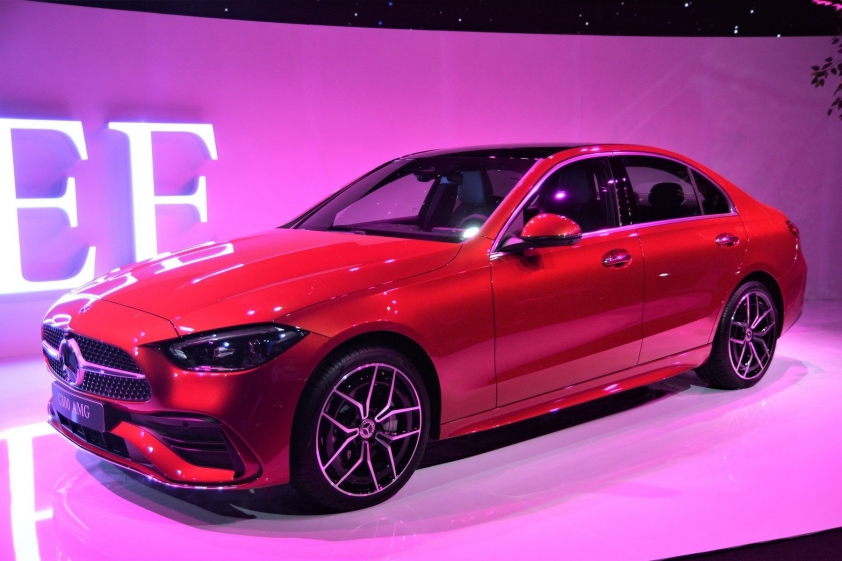 Lộ thiết kế Mercedes-Benz E-Class thế hệ mới: Không có gì đặc biệt 170212