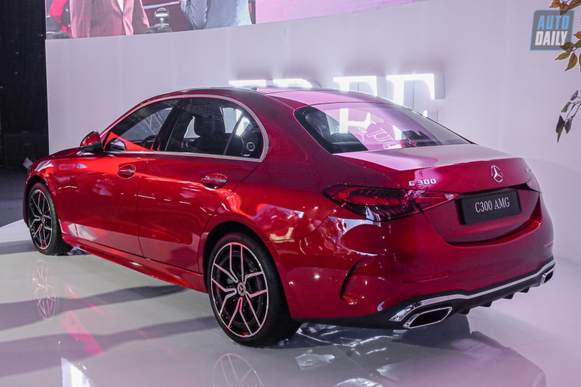 Lộ thiết kế Mercedes-Benz E-Class thế hệ mới: Không có gì đặc biệt 170214