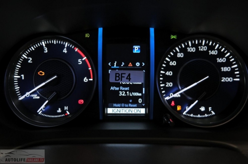 toyota-fortuner-leader-2022-10-04ac