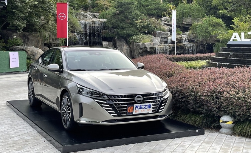 'Kẻ ngáng đường' một thời của Toyota Camry ra mắt bản nâng cấp mới tại 'thị trường tỷ dân' 176052