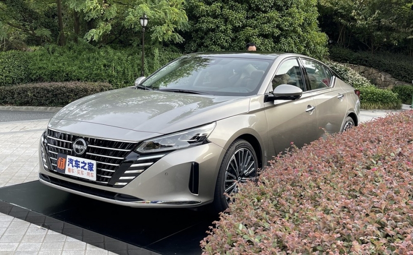 'Kẻ ngáng đường' một thời của Toyota Camry ra mắt bản nâng cấp mới tại 'thị trường tỷ dân' 176053