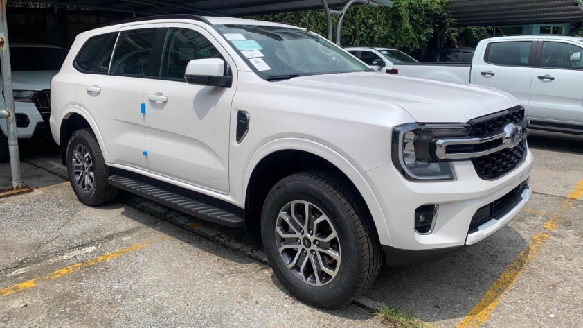 ford-everest-ambiente-1-6074