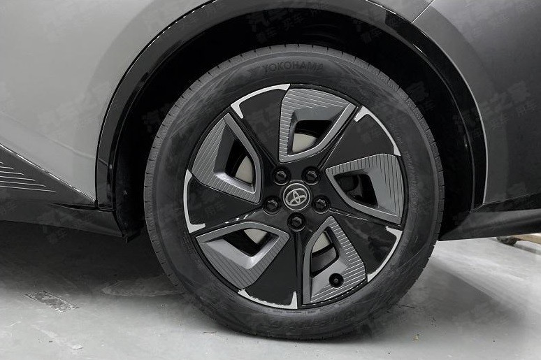 toyota-bz3-6-c7e9