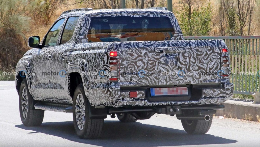 Mitsubishi Triton thế hệ mới lộ diện, 'chạy bo' với Ford Ranger 2022 vừa ra mắt 178616