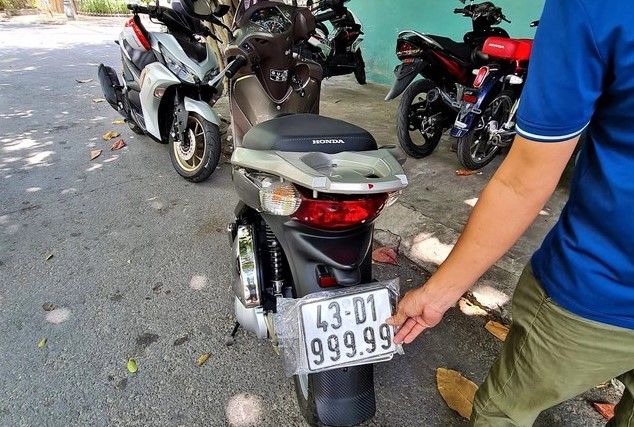 Honda Super Cub 125C giá 'bay' đến 1,2 tỷ đồng, sau khi được bốc trúng biển ngũ quý 9 179758