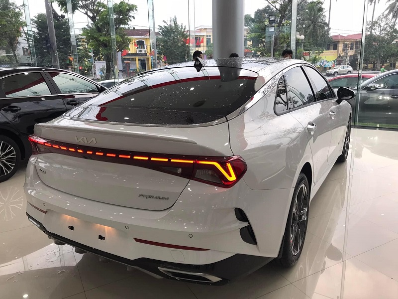 Kia K5 giảm giá đến 25 triệu đồng tại đại lý, nỗ lực 'đuổi' Toyota Camry 183449