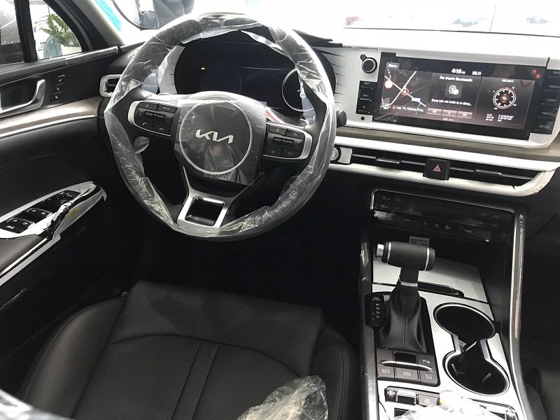 Kia K5 giảm giá đến 25 triệu đồng tại đại lý, nỗ lực 'đuổi' Toyota Camry 183451