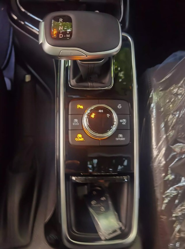 Mercedes-Benz G-Class 'made in China' đầu tiên tại Việt Nam, giá chỉ hơn 1 tỷ đồng 193935
