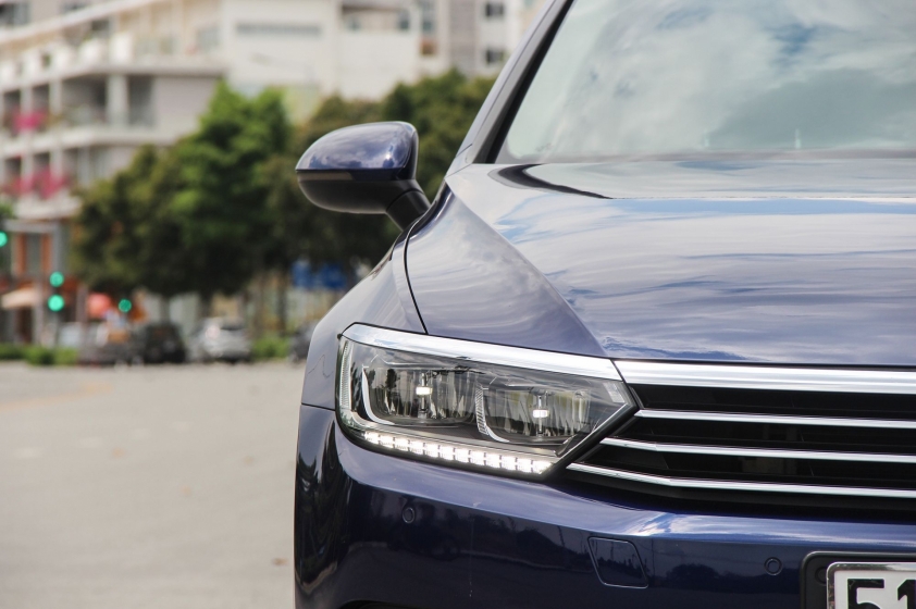 Phân khúc sedan hạng D tại Việt Nam phải chia tay một 'thành viên', Toyota Camry bớt đối thủ 193849
