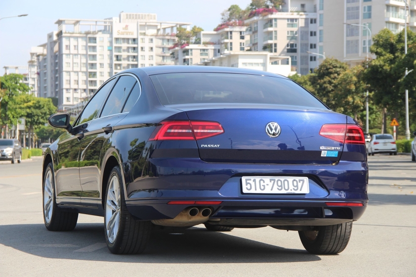 Phân khúc sedan hạng D tại Việt Nam phải chia tay một 'thành viên', Toyota Camry bớt đối thủ 193850