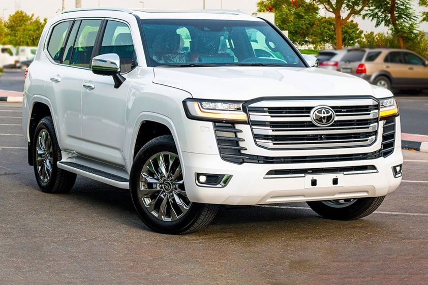 'Xe chủ tịch' Toyota Land Cruiser tăng 'nhẹ' giá bán lên gần 100 triệu đồng tại Việt Nam 196562