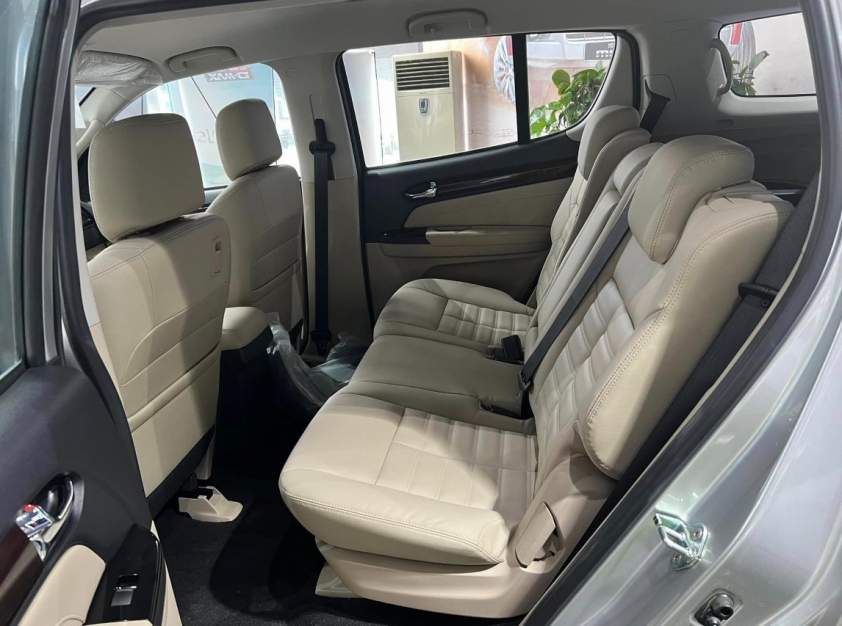 Isuzu mu-X đời cũ 'xả kho', giá chỉ còn từ 760 triệu đồng, rẻ nhất phân khúc SUV cỡ D 198303