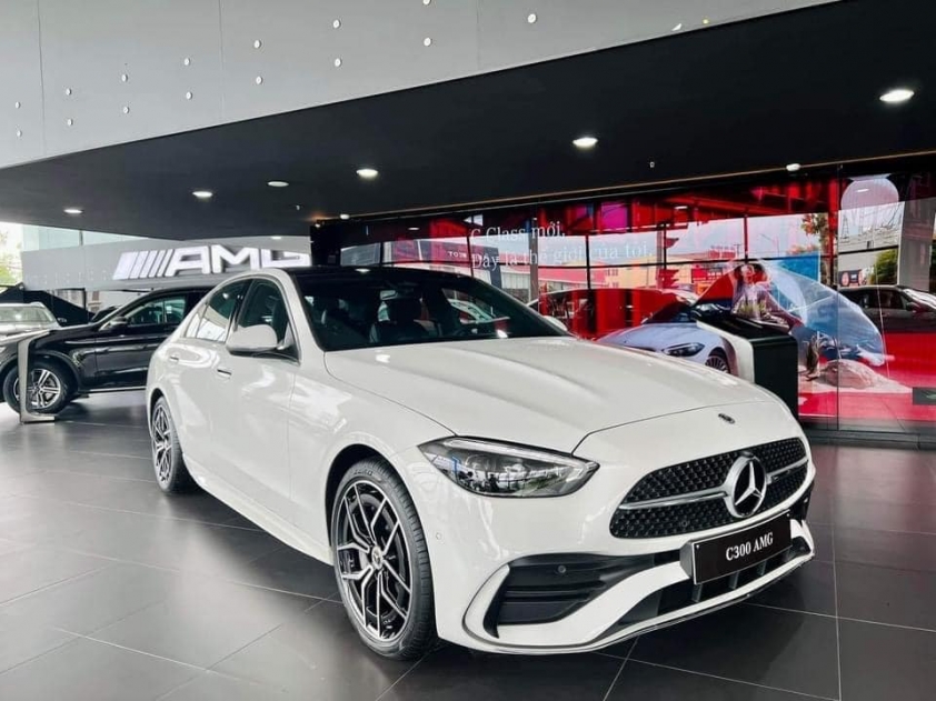 Mercedes-Benz Việt Nam điều chỉnh giá cho C-Class và GLB, mức tăng nhiều nhất tới 125 triệu đồng 199377