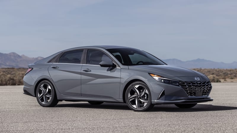 Hyundai Elantra 2023 mới ra mắt Việt Nam, vừa có thêm biến thể hybrid, chỉ 'ăn' 2,02 lít xăng/100 km 207808