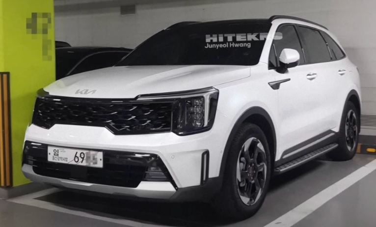 Kia Sorento 2023 - Đối thủ 'không đội trời chung' với Hyundai Santa Fe lộ diện dần 207830