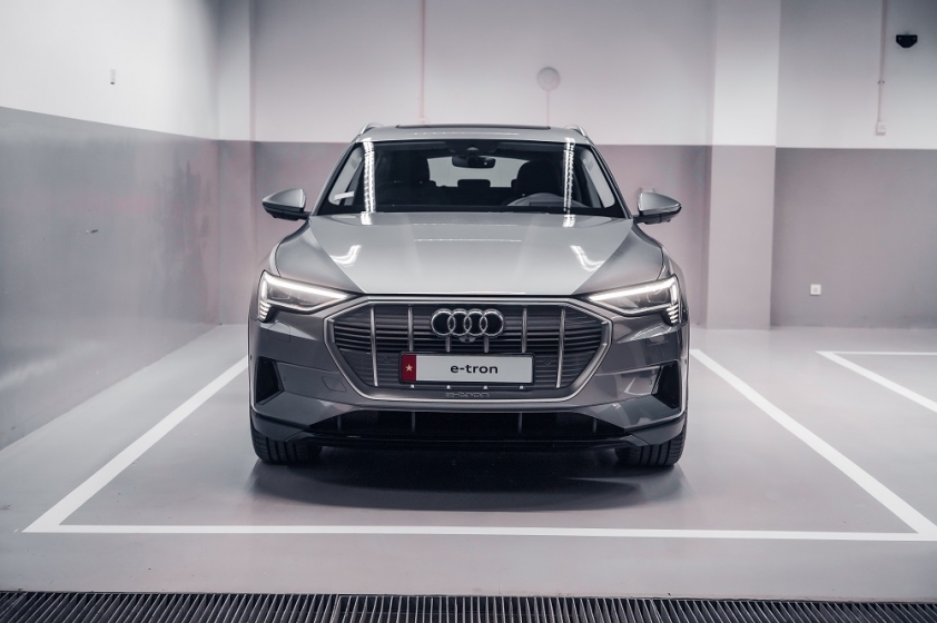 Audi e-tron SUV phiên bản thuần điện ra mắt tại Vietnam Motor Show 2022, giá từ 2,97 tỷ đồng 209044