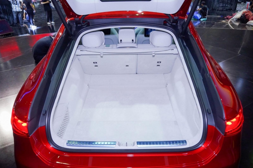 Khám phá mẫu xe điện hạng sang của Mercedes-Benz vừa ra mắt thị trường Việt Nam 209499