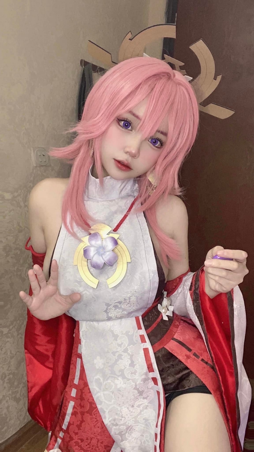 Nữ game thủ Việt gây thương nhớ khi cosplay Yae Miko trong Genshin Impact 110254