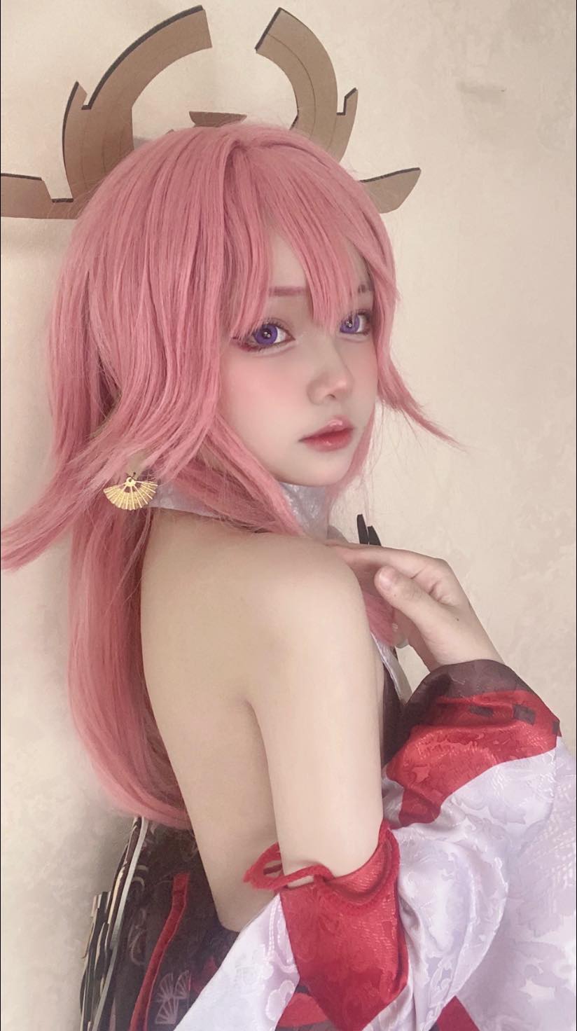 Nữ game thủ Việt gây thương nhớ khi cosplay Yae Miko trong Genshin Impact 110255